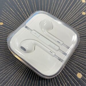Original Apple iPhone Wired Earbuds with Case- NIB